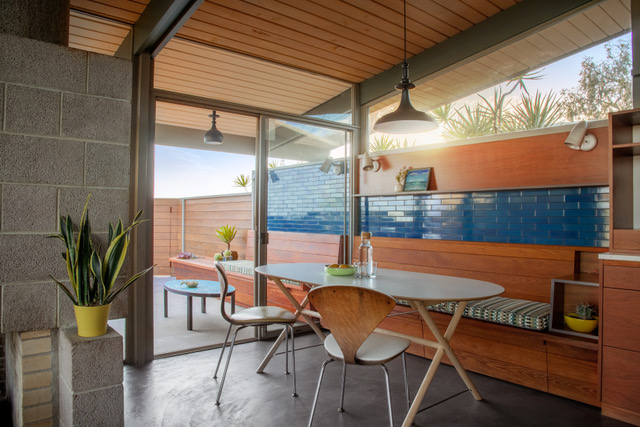 This mid-century modern integrated desk makes other furniture jealous